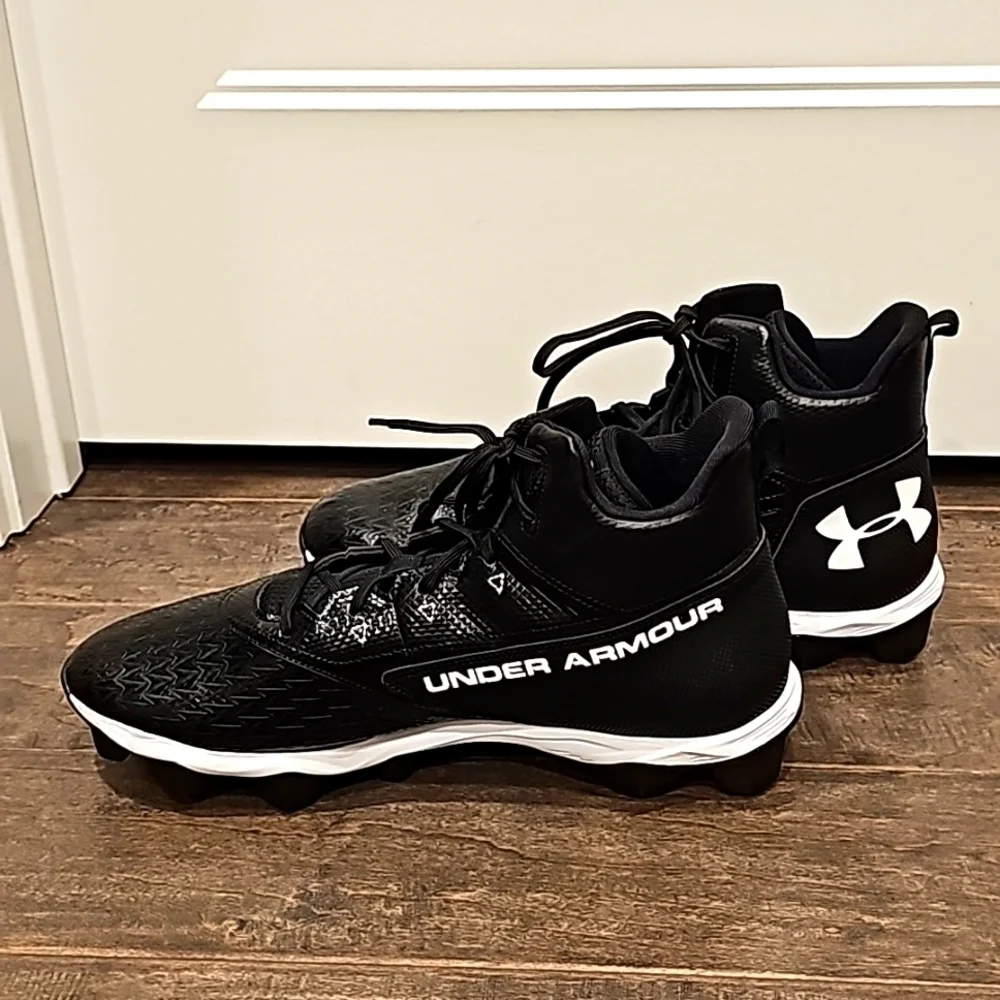 Under Armour Men's Football Cleats sz 13